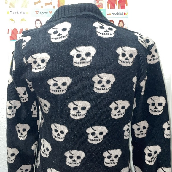 Vintage Skull Cardigan - Picture 7 of 8